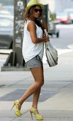 明星街拍 女,明星们的潮流街拍风采