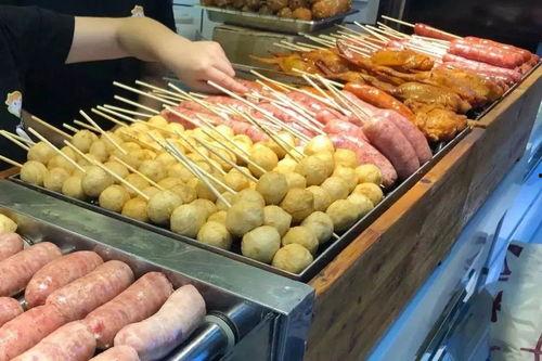 夜市烤肠爆料视频真实,揭秘网红美食背后的真相