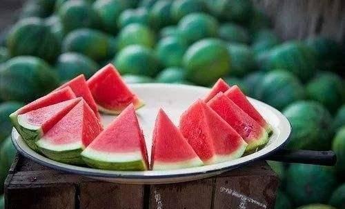 买个瓜冰着吃,冰镇瓜果，清凉一夏！