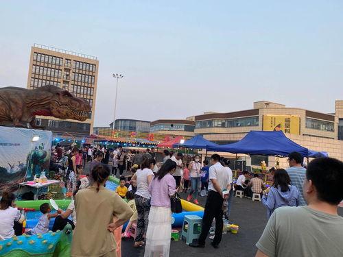 蓝色港湾网红拍照,打卡网红拍照圣地，记录城市光影瞬间